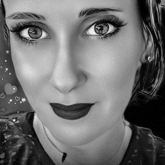 Meet your Posher, Melanie - Picture 2 of 4